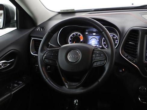 Used 2019 Jeep Cherokee Trailhawk w/ Cold Weather Group image 14