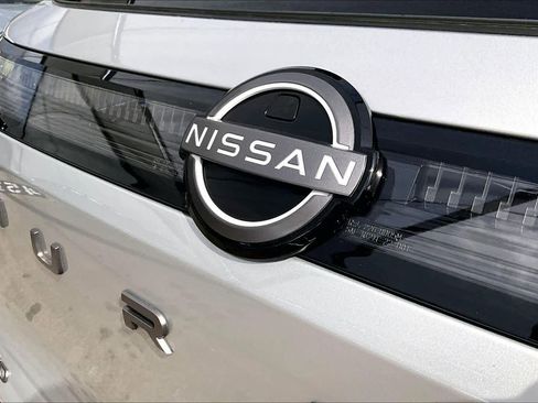 Used 2025 Nissan Murano SL AWD/4WD image 10