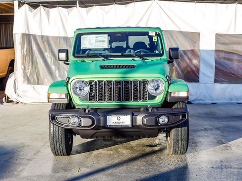 New 2026 Jeep Gladiator Sport AWD/4WD image 3