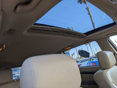 Used 2006 Mercedes-Benz R 350 4MATIC w/ Trim Pkg image 12