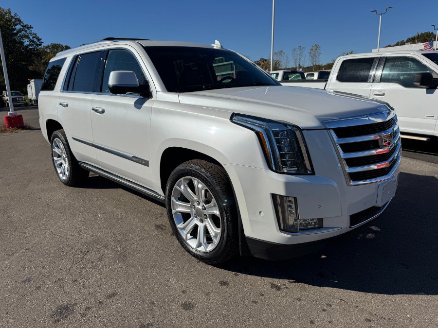 Used 2017 Cadillac Escalade Premium Luxury AWD/4WD image 7