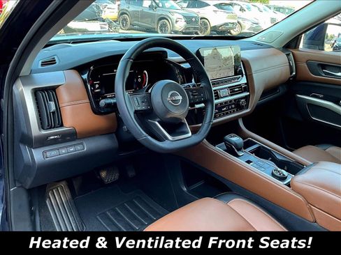 Used 2024 Nissan Pathfinder Platinum w/ Cargo Package AWD/4WD image 4