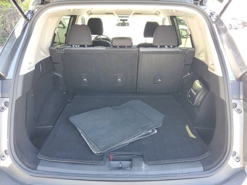Used 2023 Nissan Rogue SV AWD/4WD image 8