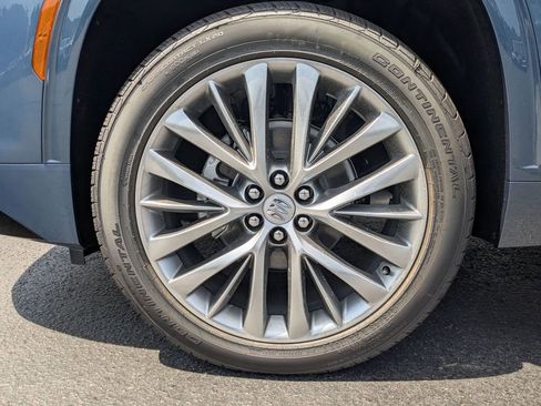 New 2025 Buick Enclave Avenir w/ LPO, Floor Liner Package image 8