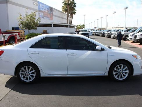 Used 2014 Toyota Camry XLE w/ Leather Package FWD image 10