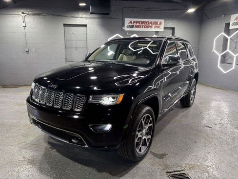 Used 2019 Jeep Grand Cherokee Overland AWD/4WD image 2