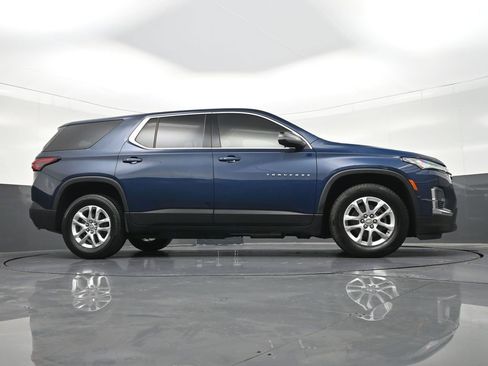 Used 2023 Chevrolet Traverse LS FWD image 28
