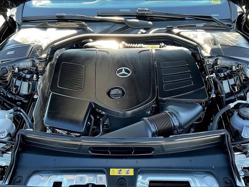 Used 2025 Mercedes-Benz C 300 4MATIC Sedan image 9