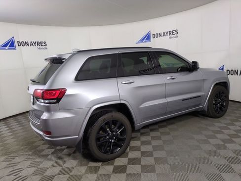 Used 2021 Jeep Grand Cherokee Laredo X image 8