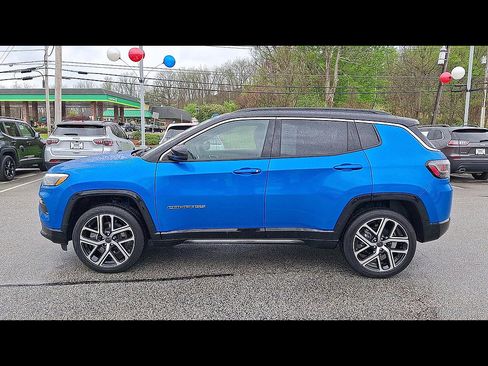 Certified 2025 Jeep Compass Limited w/ Elite Group AWD/4WD image 5