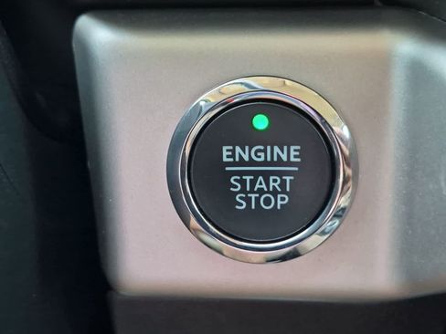 Certified 2024 Ford Expedition XLT RWD image 17