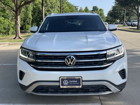 Used 2023 Volkswagen Atlas Cross Sport SE w/ Panoramic Sunroof Package FWD image 3