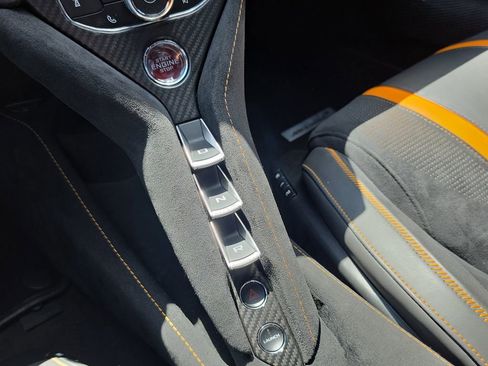Used 2020 McLaren 720S Performance RWD image 23