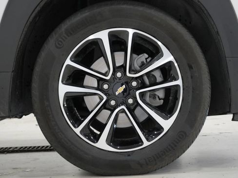 Used 2025 Chevrolet TrailBlazer LT FWD image 9