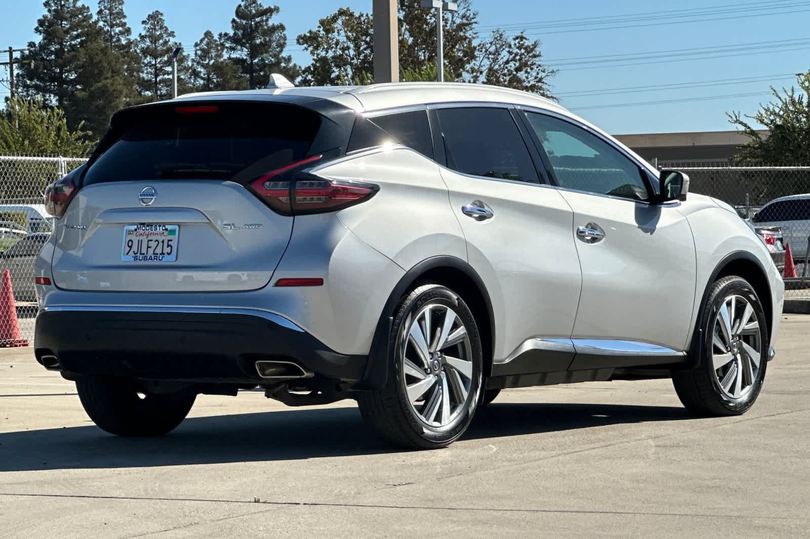 Used 2020 Nissan Murano SL w/ Moonroof Package AWD/4WD image 3