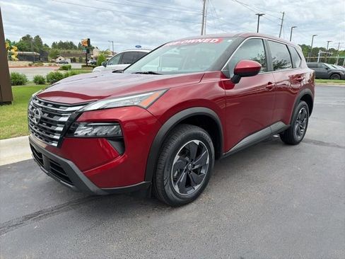 Used 2024 Nissan Rogue SV FWD image 3