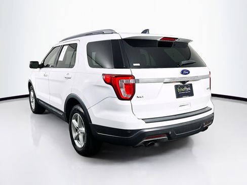 Used 2019 Ford Explorer XLT FWD image 5
