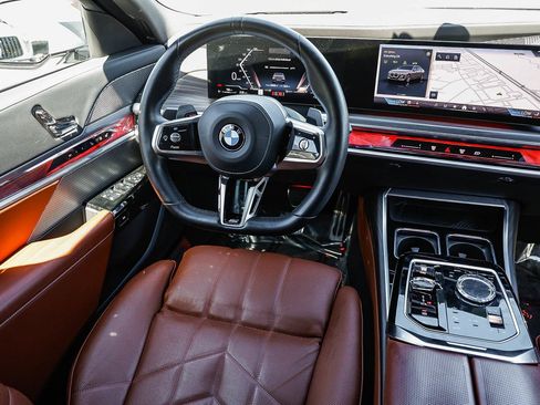 Used 2023 BMW 760i xDrive AWD/4WD image 14