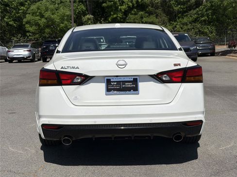 Used 2024 Nissan Altima 2.5 SR w/ SR Premium Package FWD image 26