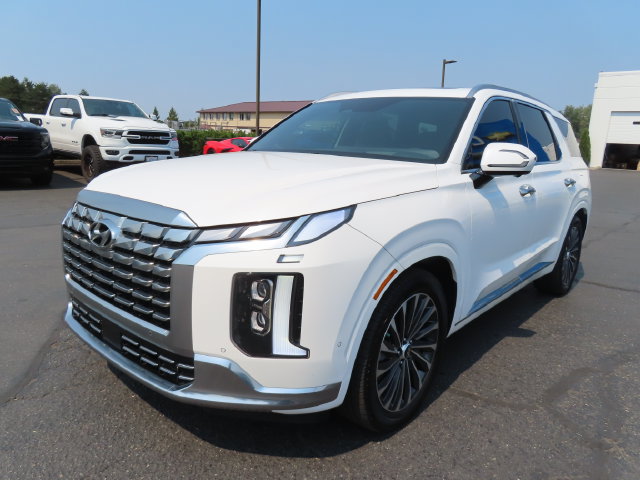 Used 2024 Hyundai Palisade Calligraphy AWD/4WD image 3