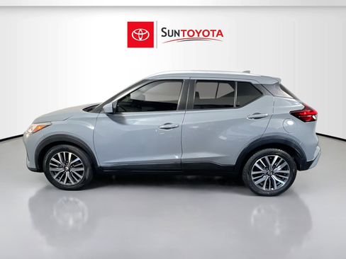 Used 2021 Nissan Kicks SV image 7