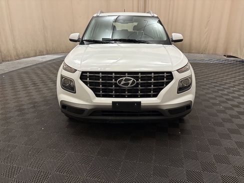 Certified 2025 Hyundai Venue SEL image 2