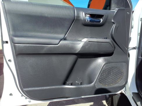 Used 2023 Toyota Tacoma TRD Sport image 17