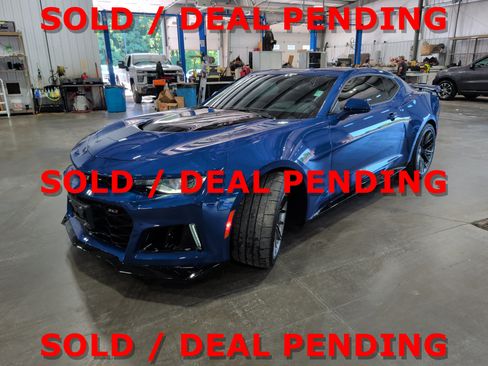 Used 2022 Chevrolet Camaro ZL1 RWD image 6