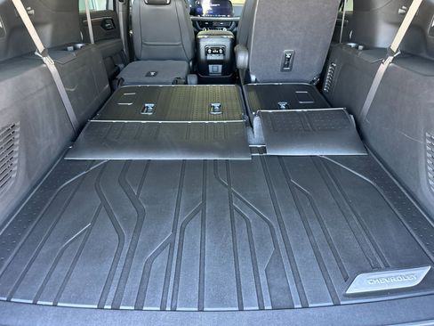 New 2025 Chevrolet Suburban High Country image 18