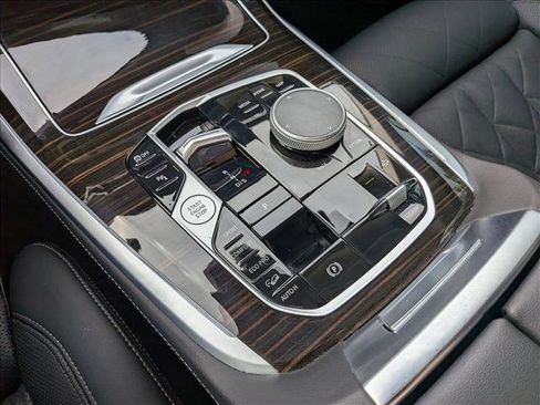 Certified 2025 BMW X7 xDrive40i w/ Climate Comfort Package AWD/4WD image 16
