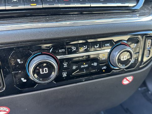 Used 2025 Chevrolet Silverado 1500 LT image 17