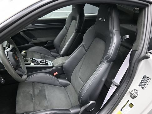 Certified 2022 Porsche 911 GT3 RWD image 9