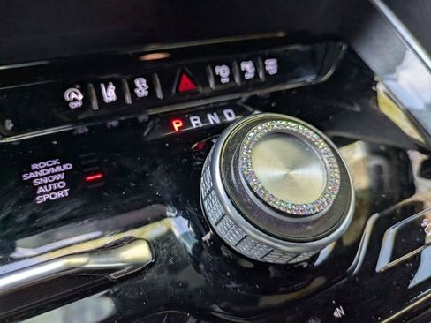 Used 2024 Jeep Wagoneer 4WD w/ Convenience Group I image 16