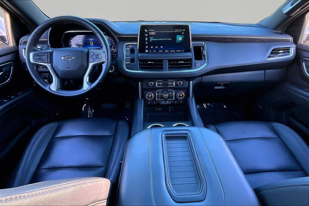 Used 2024 Chevrolet Suburban Z71 w/ Luxury Package AWD/4WD image 9