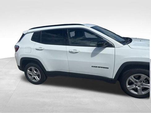 Used 2023 Jeep Compass Latitude image 6