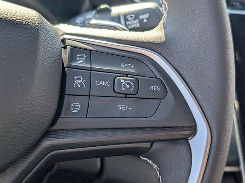 Used 2024 Jeep Grand Cherokee Laredo w/ Trailer Tow Package image 26