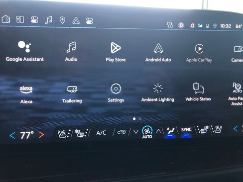 Used 2024 Chevrolet Traverse RS image 20