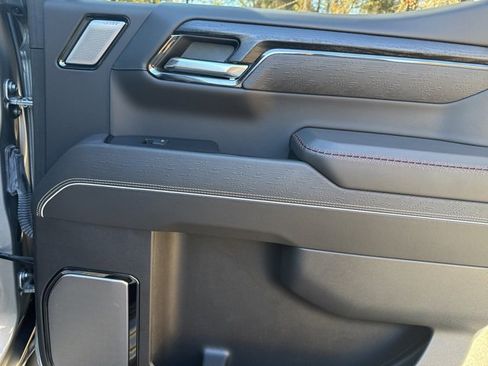 Used 2024 GMC Sierra 1500 AT4X image 32