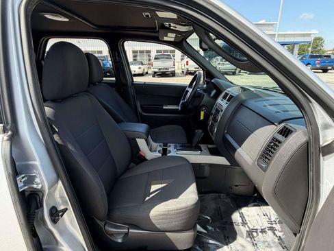 Used 2011 Ford Escape XLT w/ 202A Rapid Spec Order Code FWD image 28