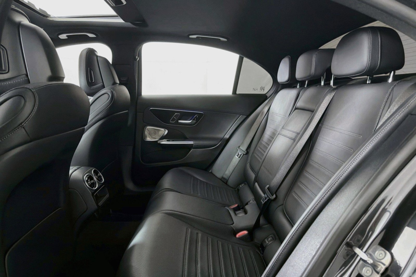 Certified 2024 Mercedes-Benz C 300 Sedan image 8