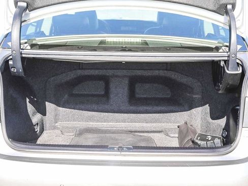 Used 2016 Lexus ES 300h w/ Ultra Luxury Package FWD image 25