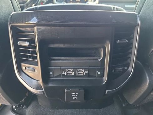 Used 2019 RAM 1500 Laramie AWD/4WD image 16