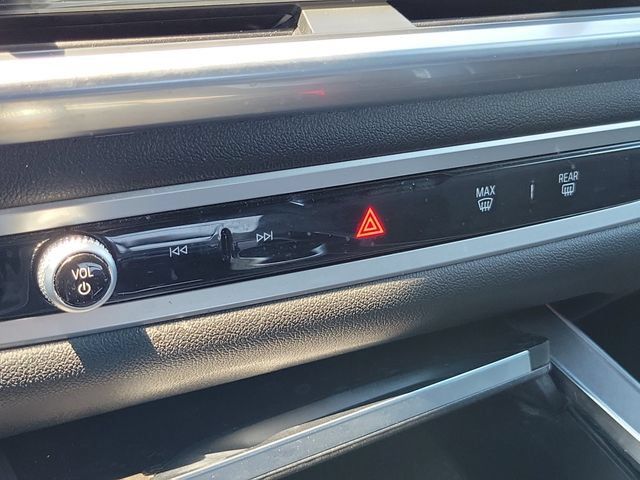 Used 2025 BMW X7 M60i AWD/4WD image 34