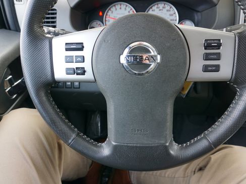 Used 2019 Nissan Frontier PRO-4X image 17