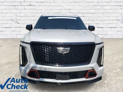 Certified 2026 Cadillac Escalade V w/ LPO, ONYX Package AWD/4WD image 6
