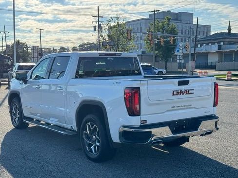 Used 2023 GMC Sierra 1500 SLT w/ SLT Premium Package AWD/4WD image 4