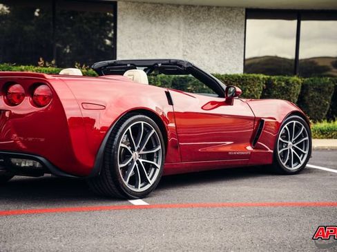 Used 2013 Chevrolet Corvette 427 w/ 1SB Preferred Equipment Group RWD image 61