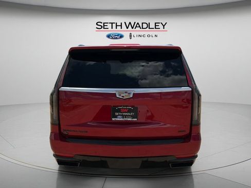 Used 2021 Cadillac Escalade Premium Luxury AWD/4WD image 6