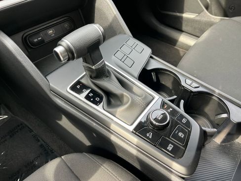 Used 2025 Kia Sportage LX FWD image 39