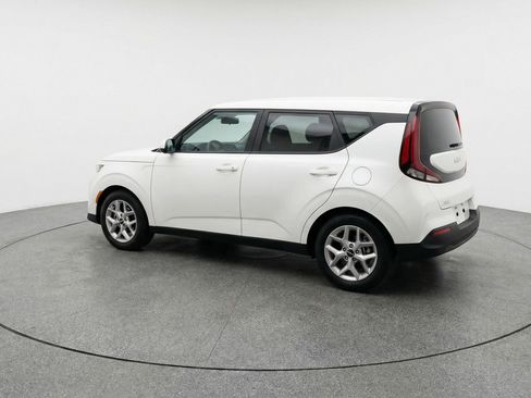 Used 2025 Kia Soul LX w/ LX Technology Package image 6